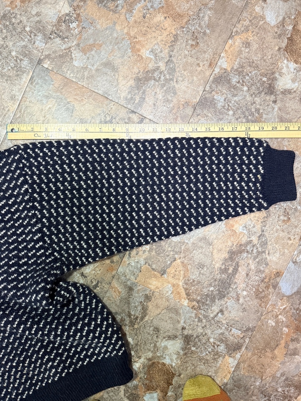 Vintage L.L. Bean Navy & White Textured Crewneck Sweater - Picture 4 of 8